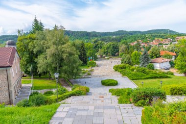 Bulgar kenti Kalofer 'in hava manzarası