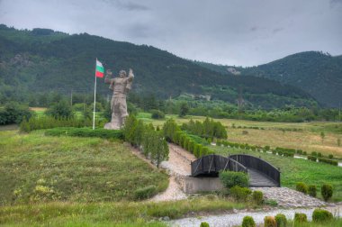 Bulgaristan 'ın Klisura kentinde Bori Mechkata Heykeli