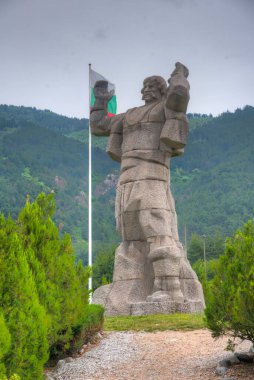 Bulgaristan 'ın Klisura kentinde Bori Mechkata Heykeli