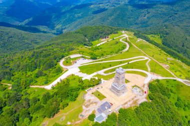 1877-1878 yılları arasında Bulgaristan 'da Shipka Geçidi' nde gerçekleşen savaşı anan Özgürlük Anıtı