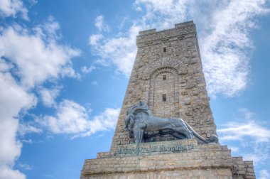 1877-1878 yılları arasında Bulgaristan 'da Shipka Geçidi' nde gerçekleşen savaşı anan Özgürlük Anıtı