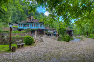 Geleneksel Bulgar mimarisi Etar etnografik kompleksinde sergilendi