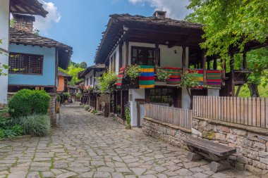 Geleneksel Bulgar mimarisi Etar etnografik kompleksinde sergilendi