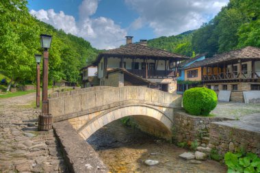 Geleneksel Bulgar mimarisi Etar etnografik kompleksinde sergilendi