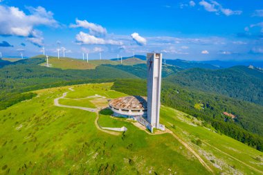 Bulgaristan 'ın Buzludzha zirvesinde Bulgar Komünist Partisi Heykeli