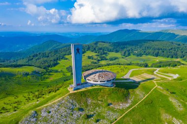Bulgaristan 'ın Buzludzha zirvesinde Bulgar Komünist Partisi Heykeli
