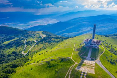 Bulgaristan 'ın Buzludzha zirvesinde Bulgar Komünist Partisi Heykeli
