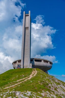 Bulgaristan 'ın Buzludzha zirvesinde Bulgar Komünist Partisi Heykeli