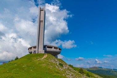 Bulgaristan 'ın Buzludzha zirvesinde Bulgar Komünist Partisi Heykeli