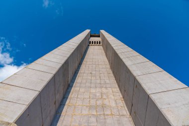 Bulgaristan 'ın Buzludzha zirvesinde Bulgar Komünist Partisi Heykeli