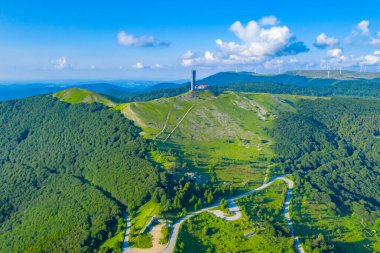 Bulgaristan 'ın Buzludzha zirvesinde Bulgar Komünist Partisi Heykeli
