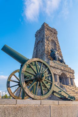 1877-1878 yılları arasında Bulgaristan 'da Shipka Geçidi' nde gerçekleşen savaşı anan Özgürlük Anıtı