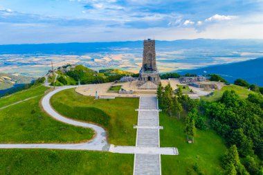 1877-1878 yılları arasında Bulgaristan 'da Shipka Geçidi' nde gerçekleşen savaşı anan Özgürlük Anıtı