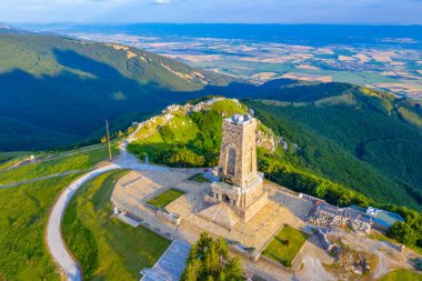 1877-1878 yılları arasında Bulgaristan 'da Shipka Geçidi' nde gerçekleşen savaşı anan Özgürlük Anıtı