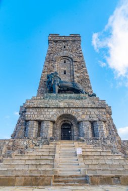 1877-1878 yılları arasında Bulgaristan 'da Shipka Geçidi' nde gerçekleşen savaşı anan Özgürlük Anıtı