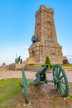 1877-1878 yılları arasında Bulgaristan 'da Shipka Geçidi' nde gerçekleşen savaşı anan Özgürlük Anıtı