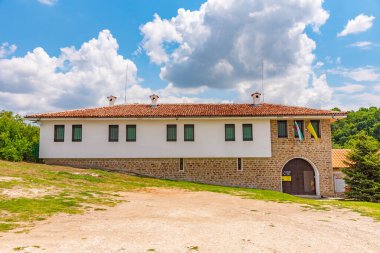 Chirpan Manastırı - Bulgaristan 'ın Zlatna Livada kenti yakınlarındaki Saint Atanasiy