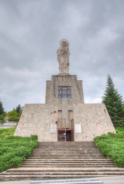 Bulgaristan 'ın Haskovo kentindeki Kutsal Meryem Ana Anıtı