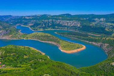 Bulgaristan 'ın Ribartsi köyü yakınlarındaki Arda Nehri' nin kıvrımları
