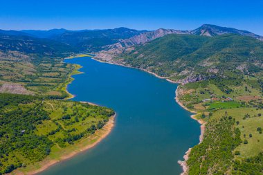 Bulgaristan 'ın Ribartsi köyü yakınlarındaki Arda Nehri' nin kıvrımları