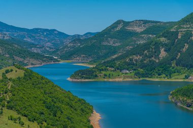 Bulgaristan 'ın Ribartsi köyü yakınlarındaki Arda Nehri' nin kıvrımları