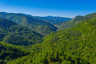 Bulgaristan 'ın Kardzhali kenti yakınlarındaki Doğu Rodopes dağının manzarası