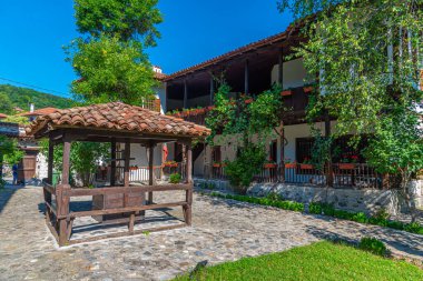 Bulgaristan 'ın Zlatograd kentindeki Etnoğrafya kompleksindeki tarihi binalar