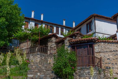 Bulgaristan 'ın Zlatograd kentindeki Etnoğrafya kompleksindeki tarihi binalar