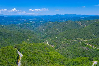 Bulgaristan 'ın Smoljan kenti yakınlarındaki Doğu Rodopes dağının manzarası