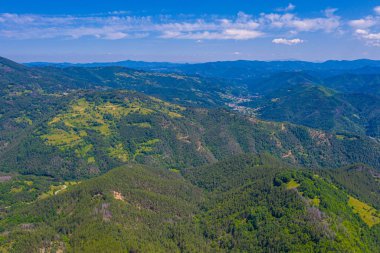Bulgaristan 'ın Smoljan kenti yakınlarındaki Doğu Rodopes dağının manzarası