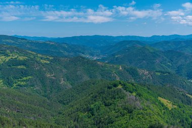 Bulgaristan 'ın Smoljan kenti yakınlarındaki Doğu Rodopes dağının manzarası