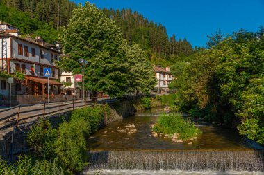 Bulgaristan 'ın Shiroka Laka köyünden akan nehir.