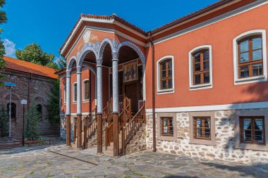 Bulgaristan 'ın Perushtitsa kentindeki eski okul binası