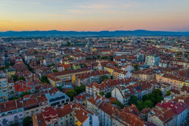 Bulgaristan 'da Sofya şehir merkezinin günbatımı manzarası