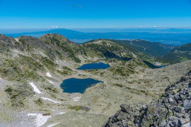 Bulgaristan 'daki Musala zirvesine giden Moraine gölleri