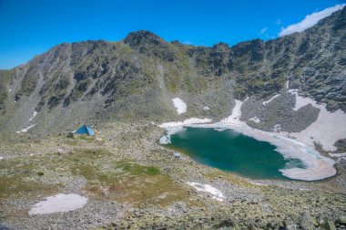 Bulgaristan 'daki Musala zirvesine giden Moraine gölleri