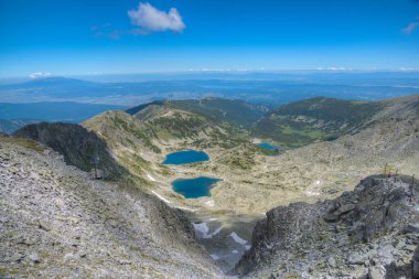 Bulgaristan 'daki Musala zirvesine giden Moraine gölleri