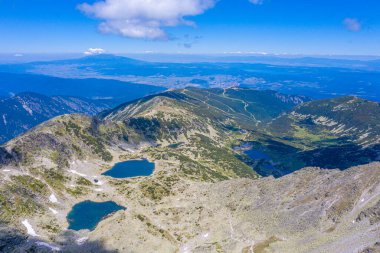 Bulgaristan 'daki Musala zirvesine giden Moraine gölleri