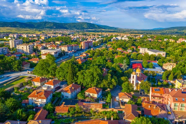 Bulgar kasabası Hisarya 'nın hava manzarası