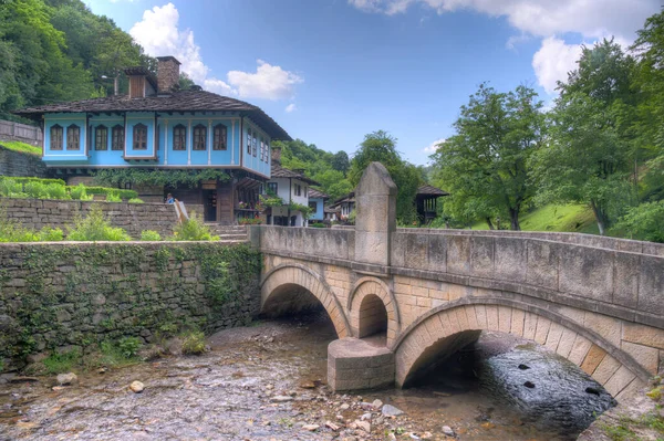 Geleneksel Bulgar mimarisi Etar etnografik kompleksinde sergilendi