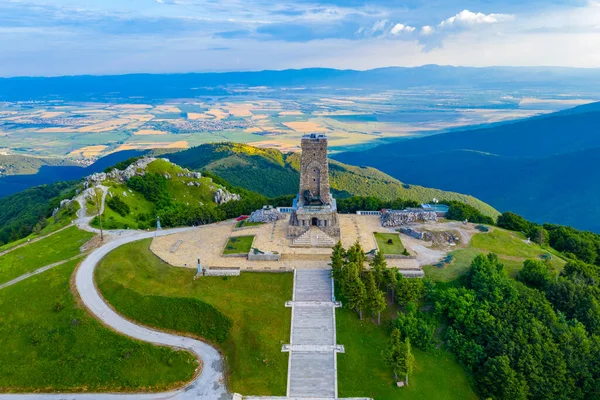 1877-1878 yılları arasında Bulgaristan 'da Shipka Geçidi' nde gerçekleşen savaşı anan Özgürlük Anıtı