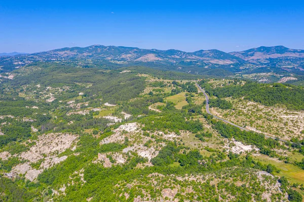 Bulgaristan 'ın Kardzhali kenti yakınlarındaki Doğu Rodopes dağının manzarası