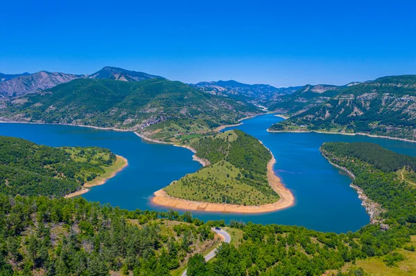 Bulgaristan 'ın Ribartsi köyü yakınlarındaki Arda Nehri' nin kıvrımları