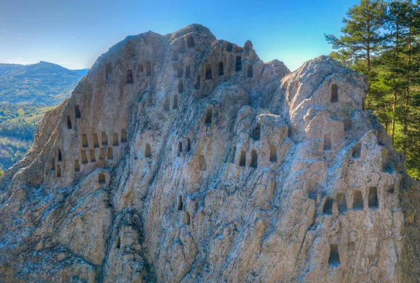 Bulgaristan 'da Trakya tarikat kompleksi Orlovi Skali