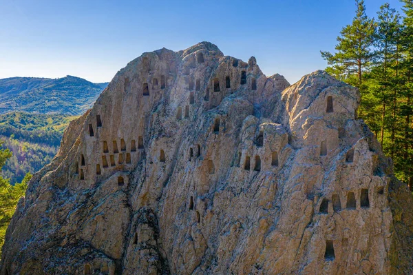 Bulgaristan 'da Trakya tarikat kompleksi Orlovi Skali