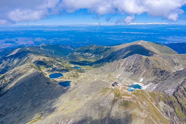 Bulgaristan 'ın en yüksek dağı olan Musala zirvesinin hakim olduğu Rila dağları