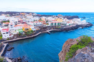 İspanya 'nın Kanarya Adaları' ndaki El Hierro adasının kıyısındaki Tamaduste köyü..