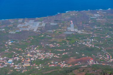 La Llania 'dan La Frontera kasabasının havadan görünüşü El Hierro, Kanarya Adaları, İspanya.