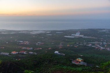 El Hierro adasındaki El Golfo vadisinin günbatımı manzarası, Kanarya adaları, İspanya.