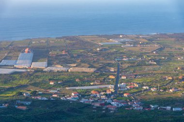 El Hierro adasındaki El Golfo vadisinin günbatımı manzarası, Kanarya adaları, İspanya.